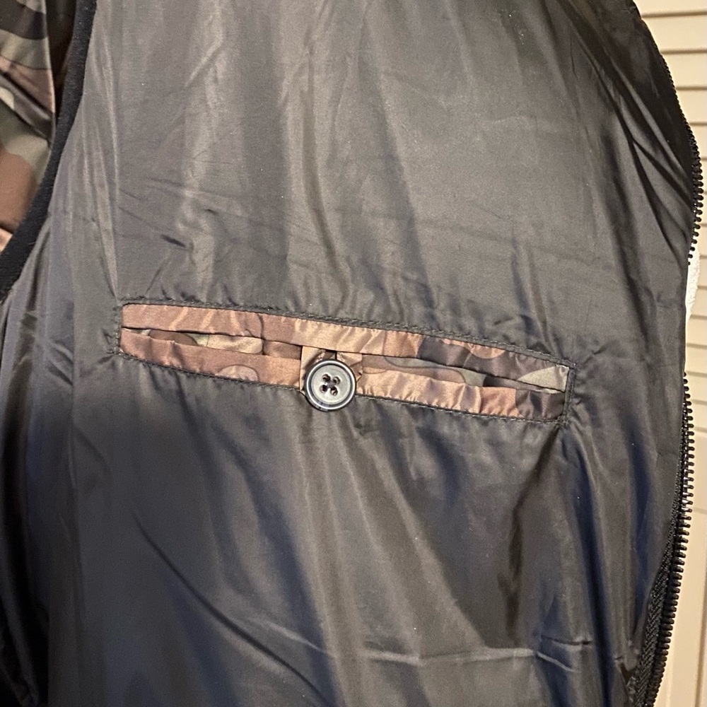 Vest - Picture 5 of 6